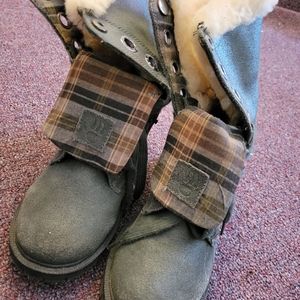 Bearpaw size 7 fur lined boot